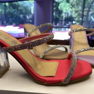 Zapatilla tacón transparente