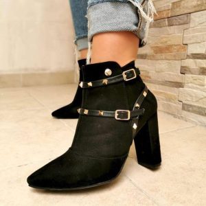 Botín de ante negro con estoperoles