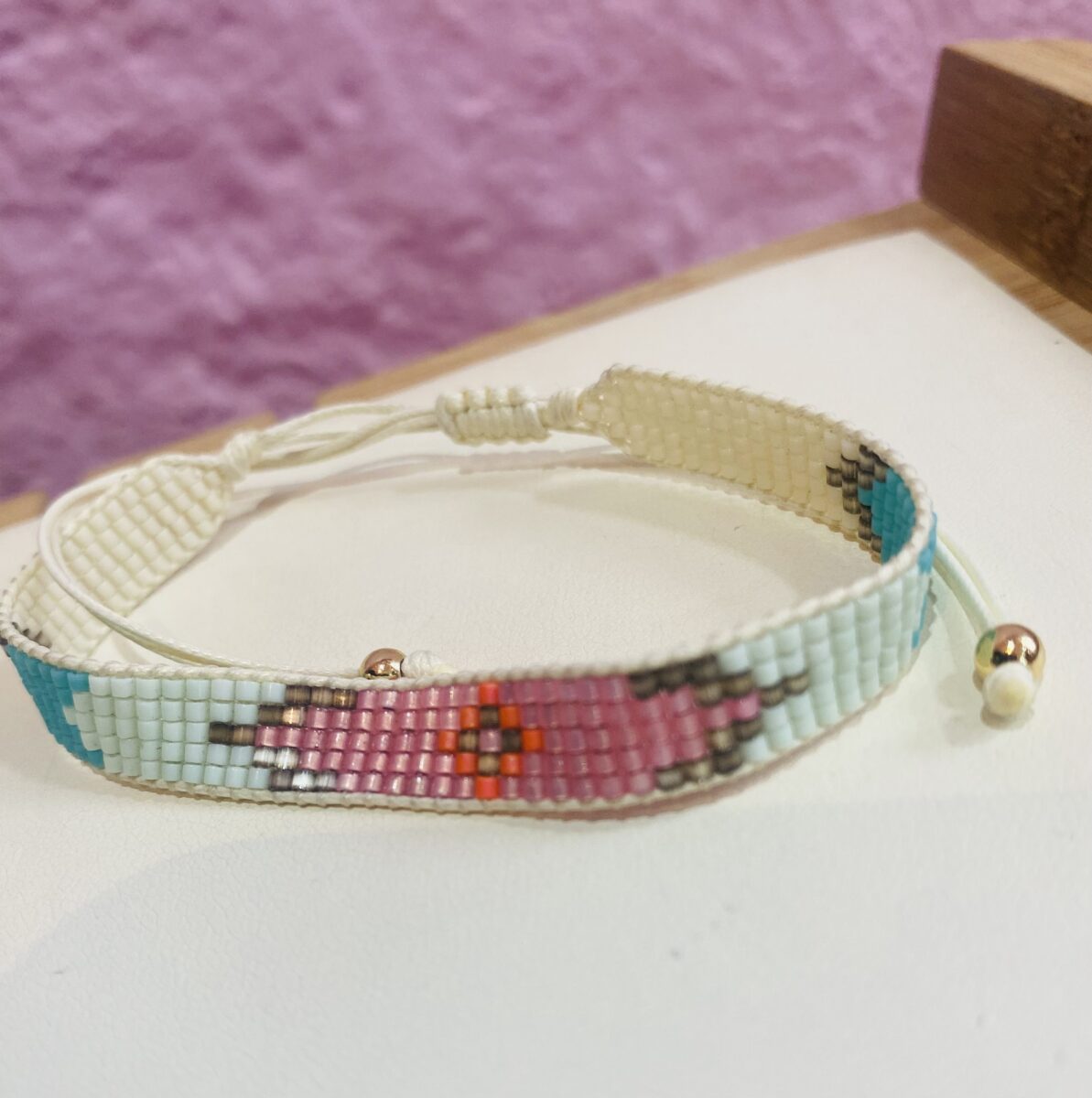 Pulsera chaquira rombo rosa aqua