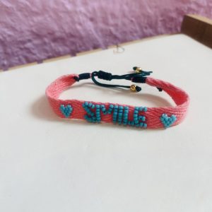Pulsera de listón y chaquira "Smile"