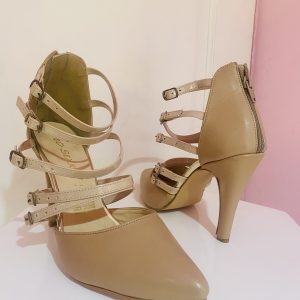 Zapatilla de 5 tiras color maquillaje