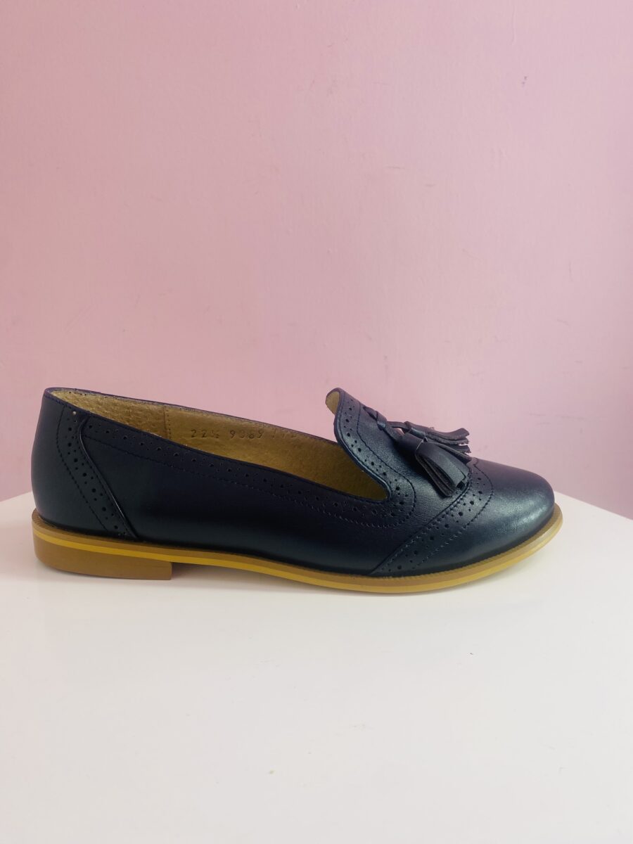 Mocasín con borlas azul