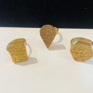 Anillo de latón en diferentes formas