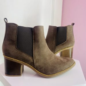 Botín de ante en color café