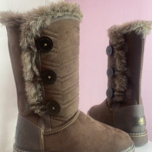 Bota de invierno con botones y peluche