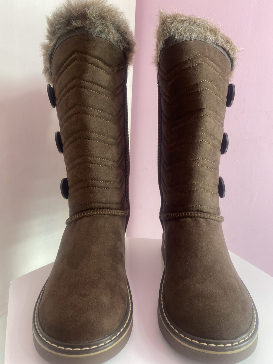 Bota de invierno con botones y peluche - Imagen 4