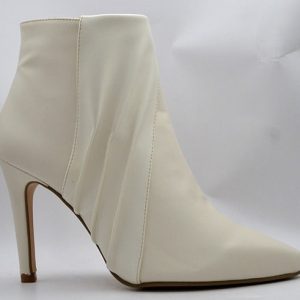 Botín con diseño plisado