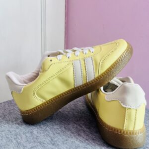 Tenis estilo Samba amarillo